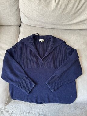 COS Navy V‑Neck Ribbed Yoke Sweater